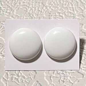 Vintage 80s White Round Pierced Earrings Metal Enamel